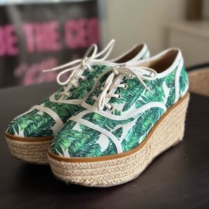 NEW Schutz Espadrille Wedge Tropical Canvas Sneakers Summer Shoes Size 7.5